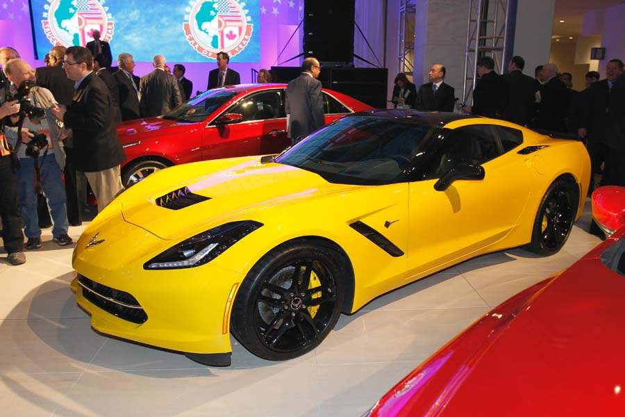BIZ-AutoShow14p-Corvette-Stingray-2014-car-of-year