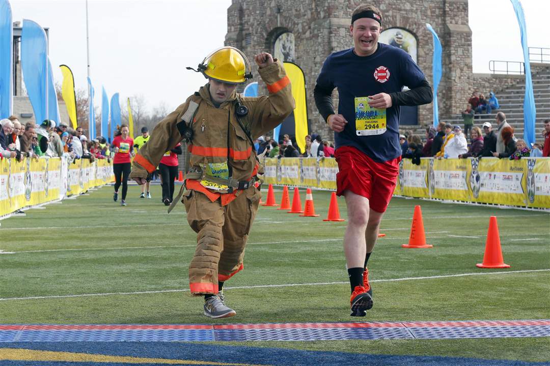 CTY-marathon28p-fallen-firefighters