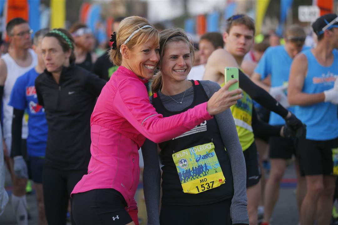 CTY-marathon28p-Jenn-Smith-selfie