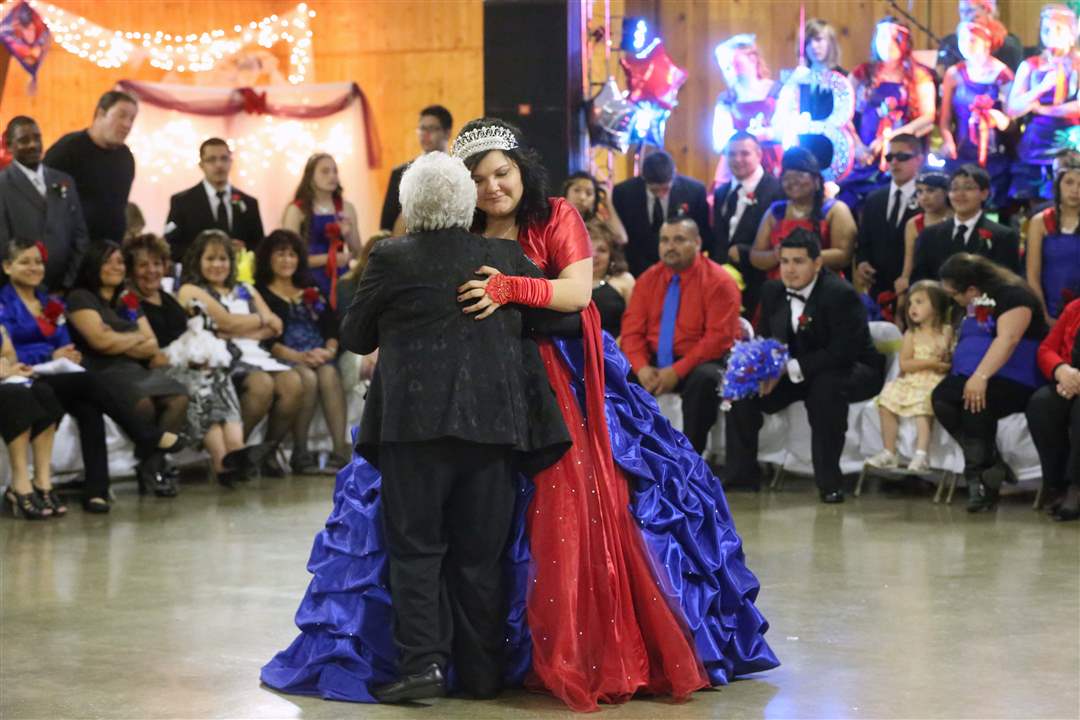 Quinceanera-grandma-granddaughter-dance