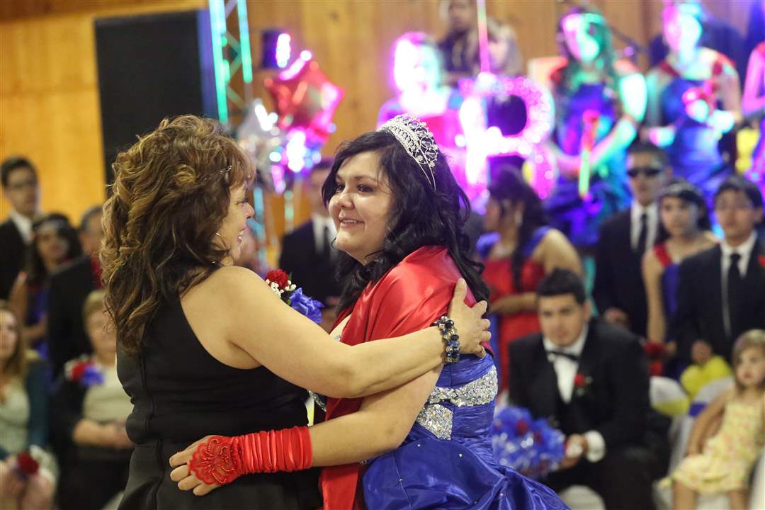 Quinceanera-mom-daughter-dance