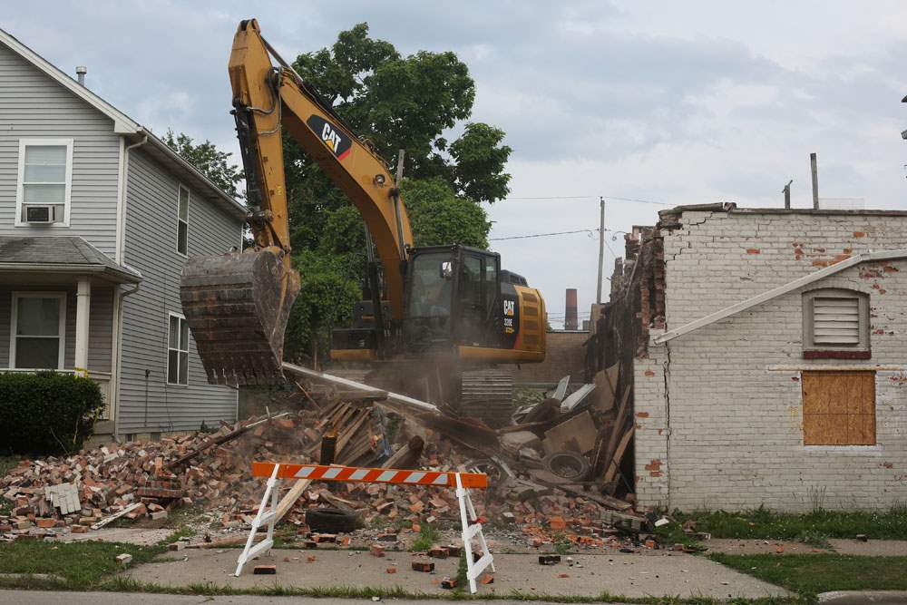 CTY-Demolition15p1Demolition-at-528-Magnolia-St