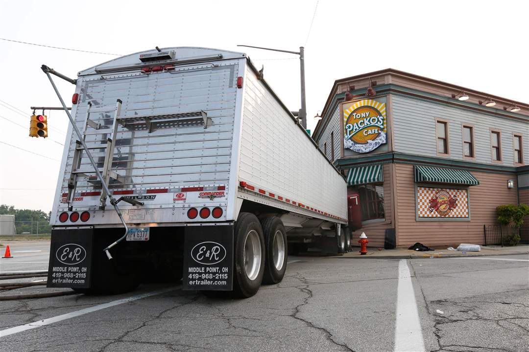 CTY-packoscrash01p-back