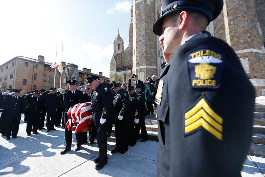 CTY-Collinsfuneral-casket-leaves-tpd