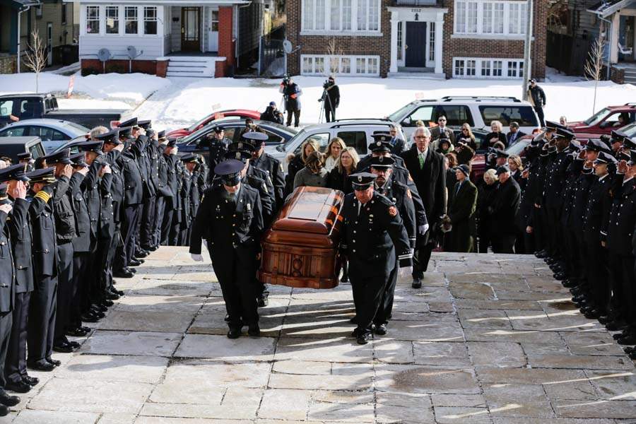 CTY-collinsfuneral-casket-pallbearers