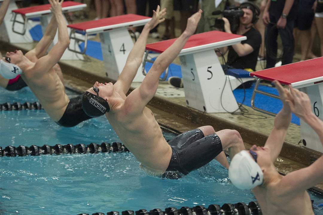 DIV-I-BOY-S-DIVING-backstroke