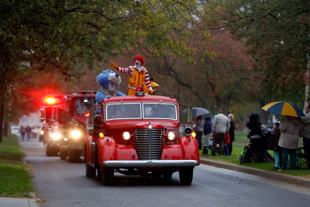 Ronald-McDonald-ridesCTY-parade03p