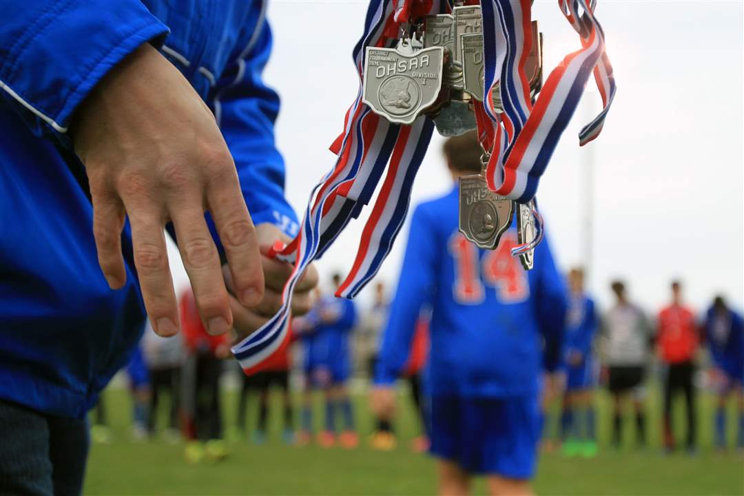 Boysoccer01pSilver-medals-for