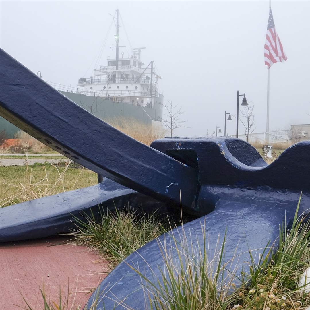 SOC-lgbtheart06ptefwe