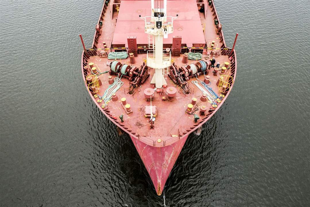 ROV-saltieCrew-members-stand-on