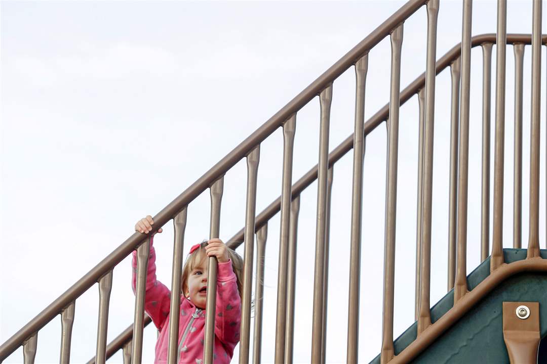 ROVolanderparkAnya-Hewett-2-plays-on-the-s