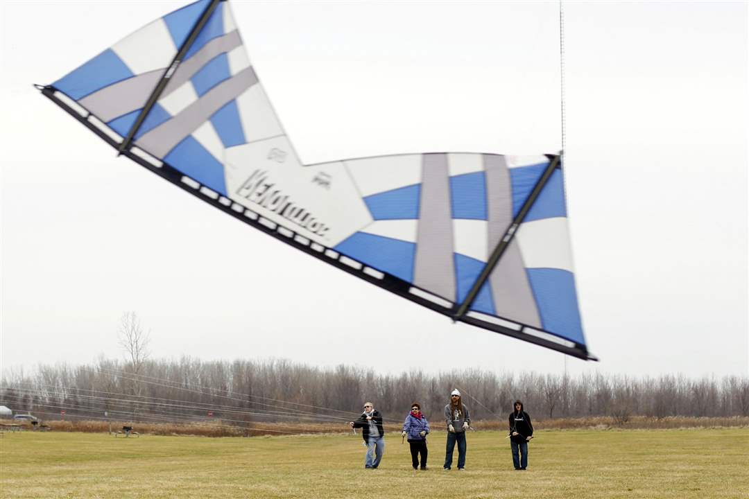 ROVwarmweathervFrom-left-Vern-Balodis-Vicki-Rom