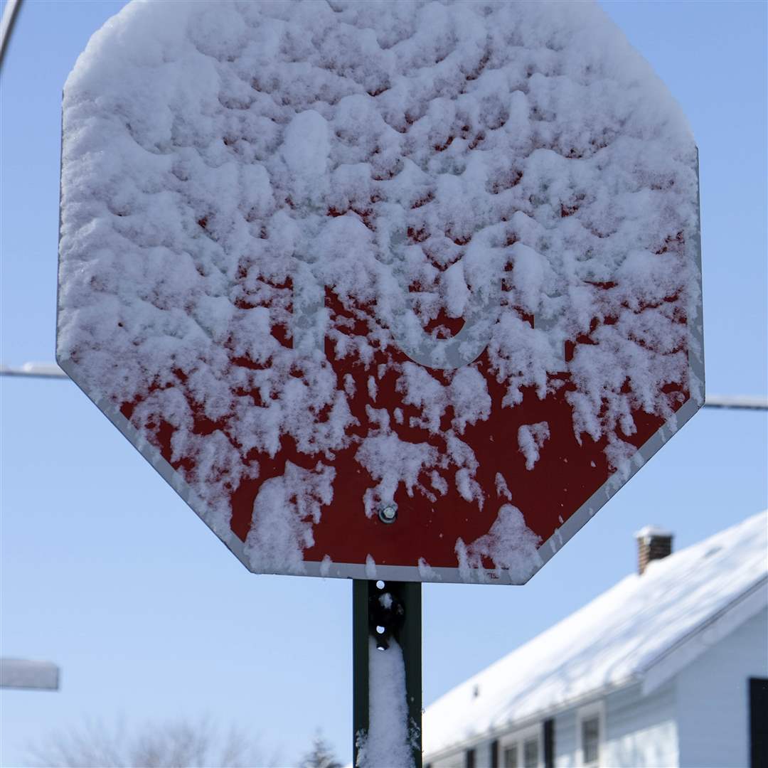 CTY-snowf10pA-stop-sign-says-it-all-Snow-o