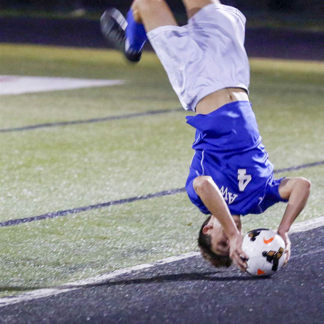 SPT-D1boysSoccerReg3p-1