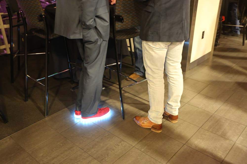 SOC-shoes11p-light-up-shoes