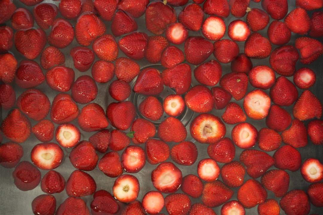 Strawberries-sit-6-17