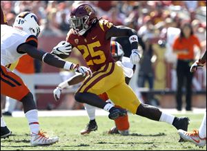 Former Southern California running back Ronald Jones II runs against an Oregon State defense that allowed 40 points seven times last season.