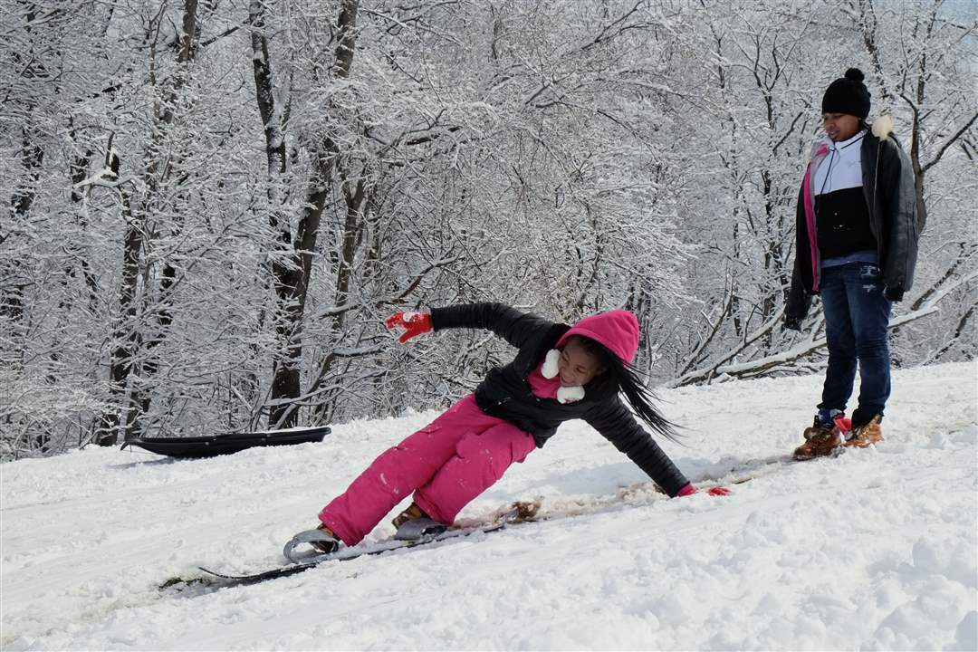 In pictures, April snow obliterates spring - The Blade