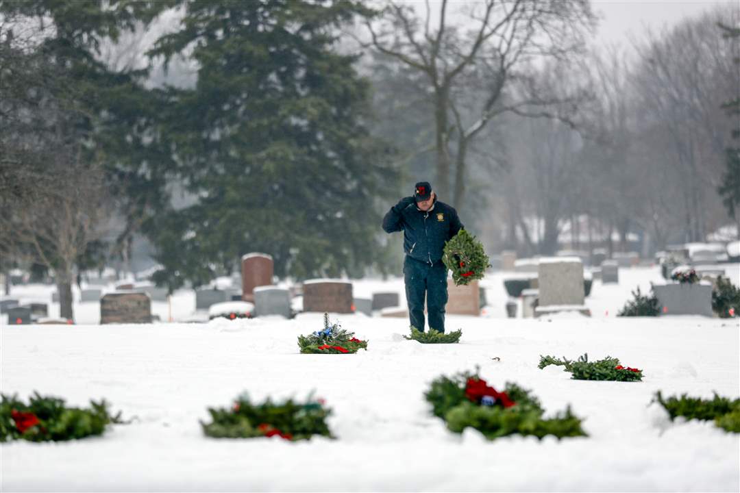 CTY-WREATHS18Jerry-Newman-of